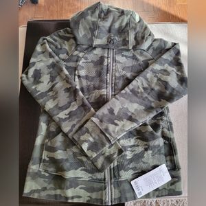Lululemon scuba full zip hoodie in camo size 14